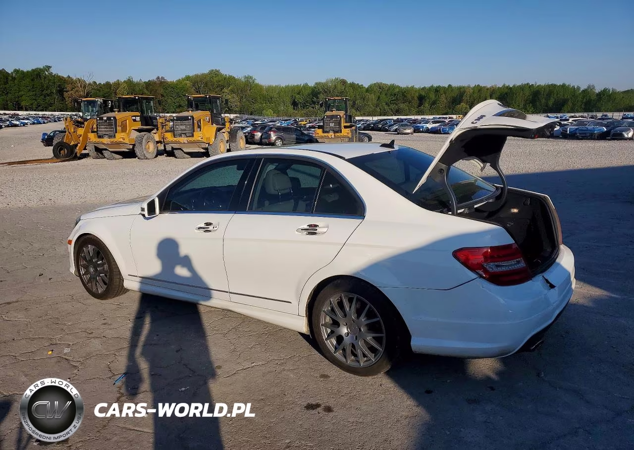 2014 Mercedes-Benz C 300 4Matic VIN:WDDGF8AB8ER318470 - 2