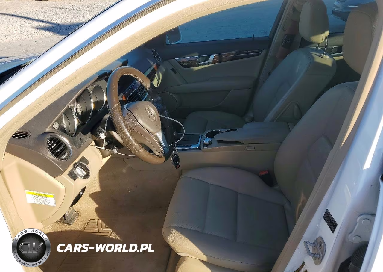 2014 Mercedes-Benz C 300 4Matic VIN:WDDGF8AB8ER318470 - 7