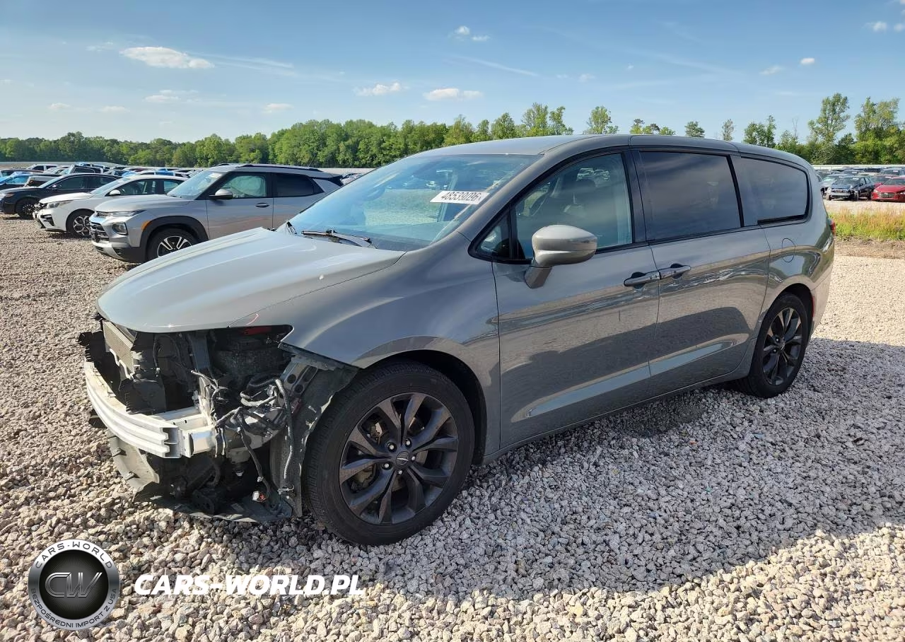 2020 Chrysler Pacifica Touring