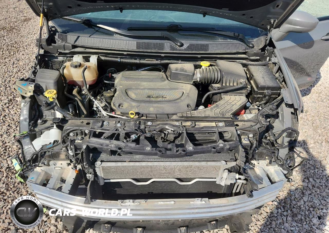 2020 Chrysler Pacifica Touring VIN:2C4RC1FG3LR261898 - 12