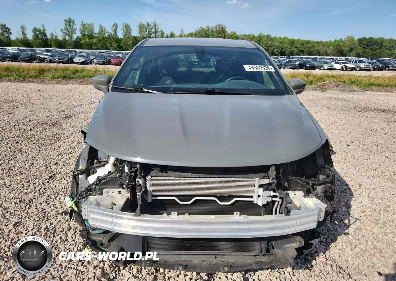 2020 Chrysler Pacifica Touring VIN:2C4RC1FG3LR261898 - 5