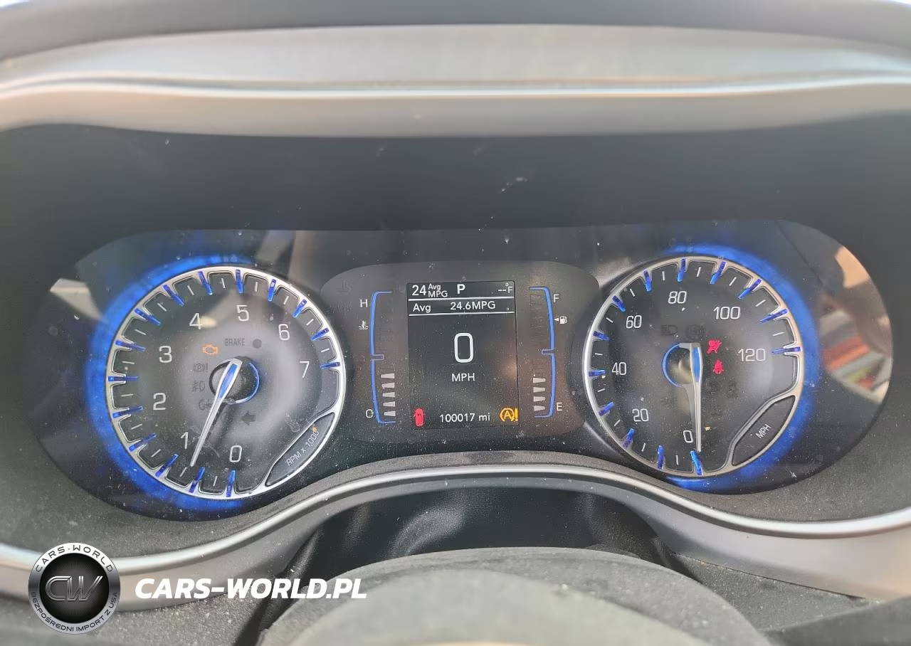 2020 Chrysler Pacifica Touring VIN:2C4RC1FG3LR261898 - 9