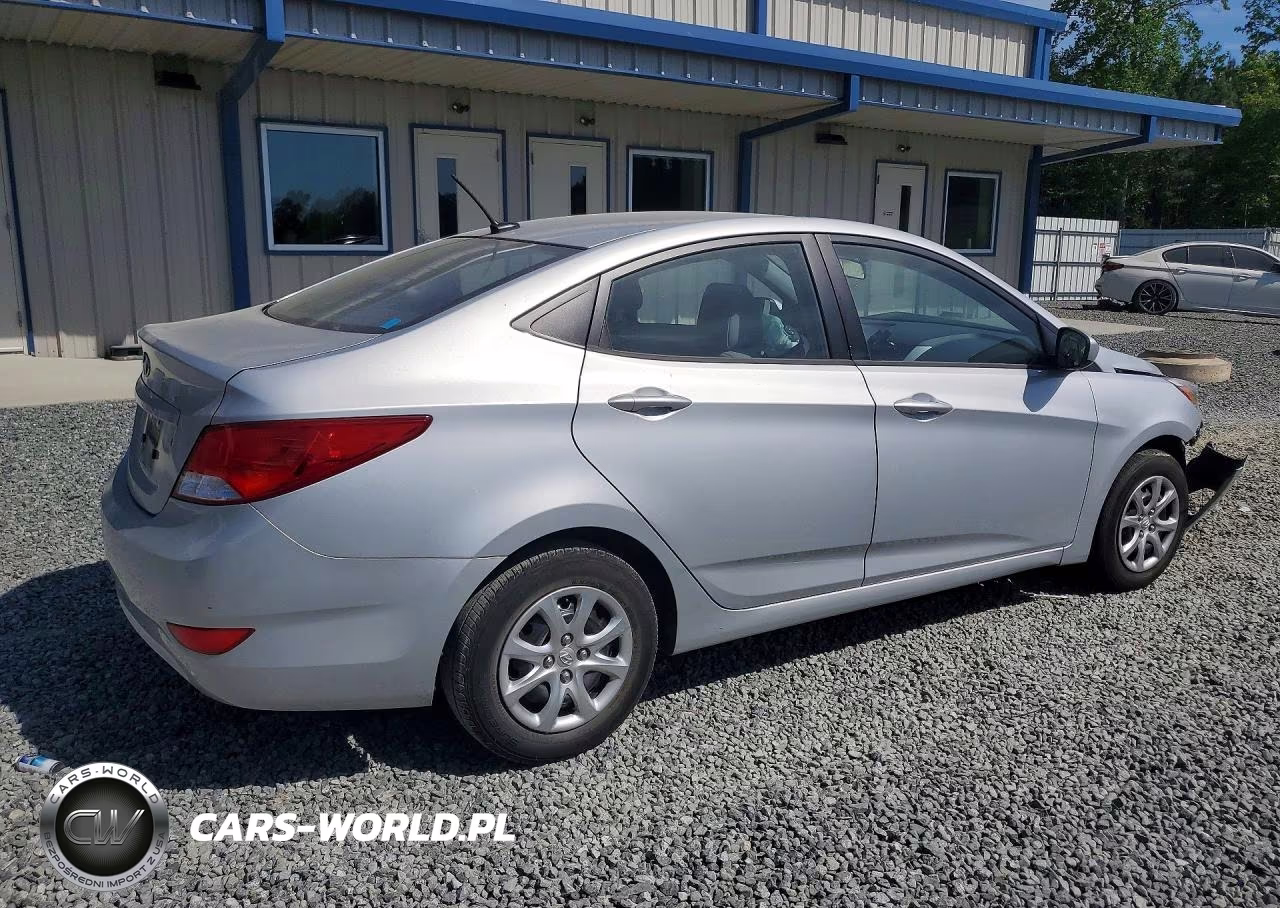 2015 Hyundai Accent Gls VIN:KMHCT4AEXFU800582 - 3