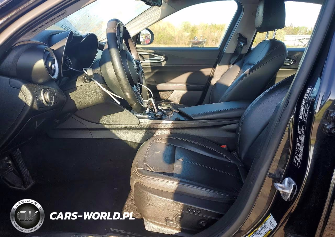 2017 Alfa Romeo Giulia VIN:ZARFAEBN4H7551568 - 7