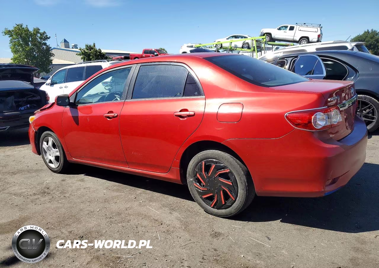 2013 Toyota Corolla Le VIN:5YFBU4EE8DP129785 - 2