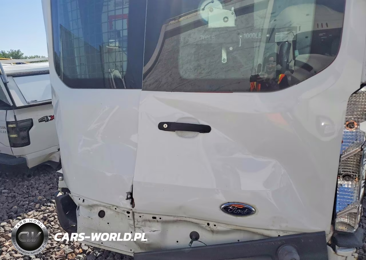 2018 Ford Transit T-250 VIN:1FTYR2CM2JKA47524 - 10