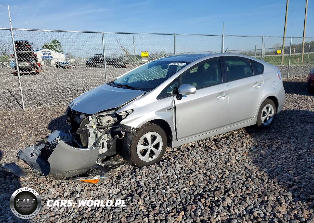 2013 Toyota Prius Two – zdjęcie 1 z 12