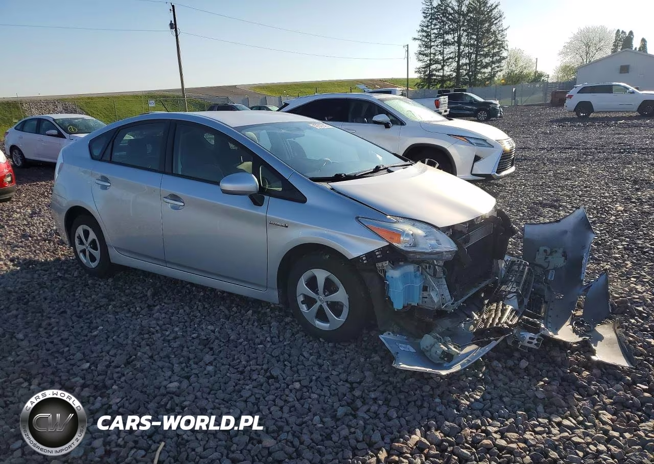2013 Toyota Prius Two VIN:JTDKN3DU5D5635023 - 4