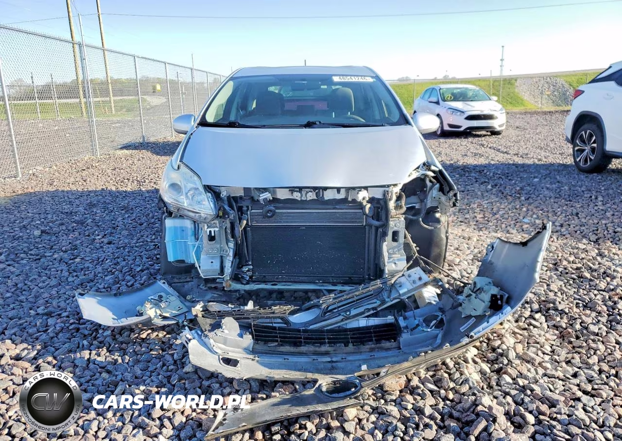 2013 Toyota Prius Two VIN:JTDKN3DU5D5635023 - 5