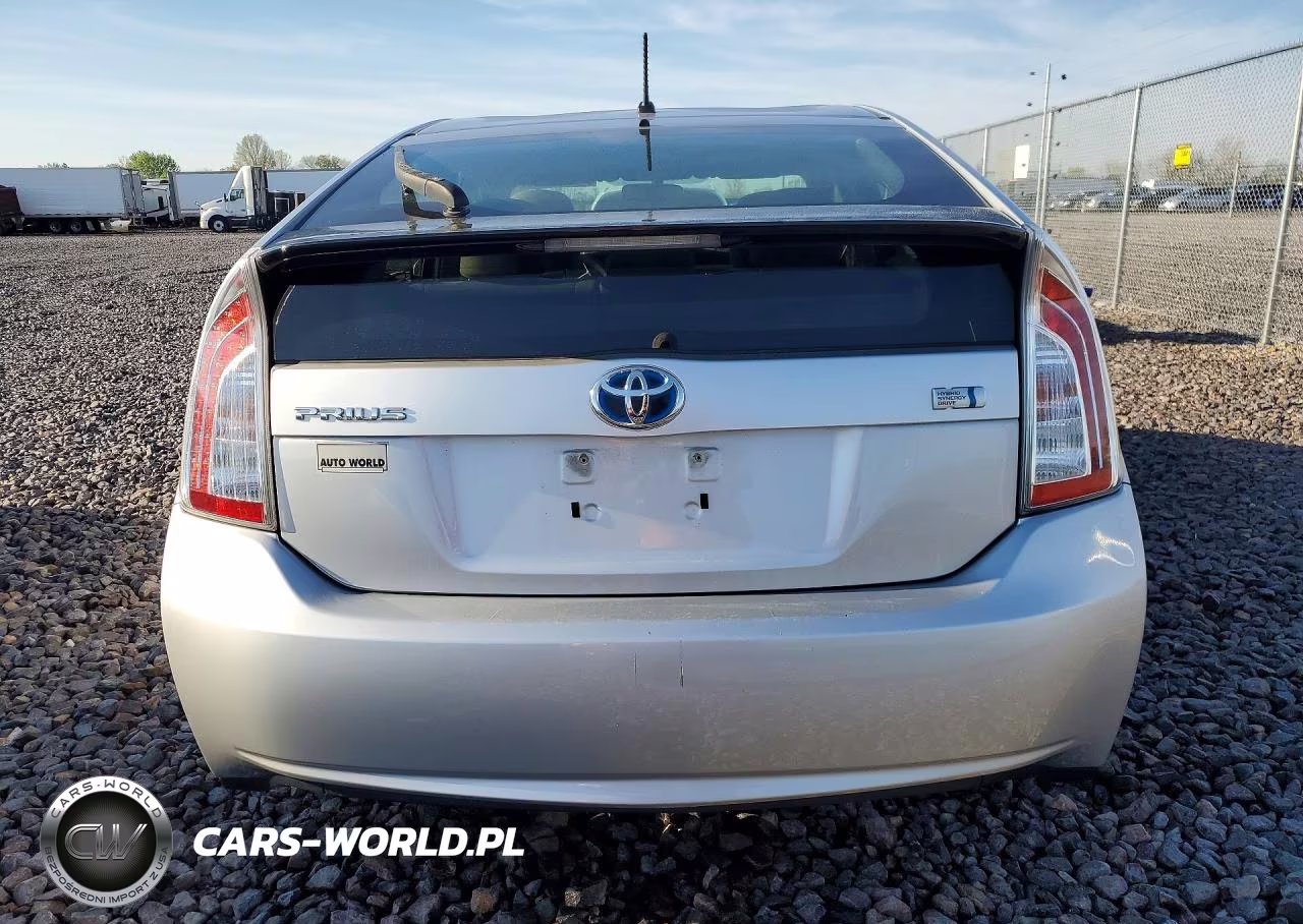 2013 Toyota Prius Two VIN:JTDKN3DU5D5635023 - 6