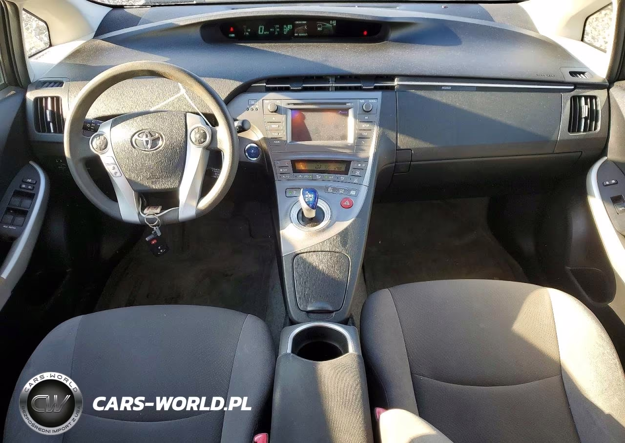2013 Toyota Prius Two VIN:JTDKN3DU5D5635023 - 8