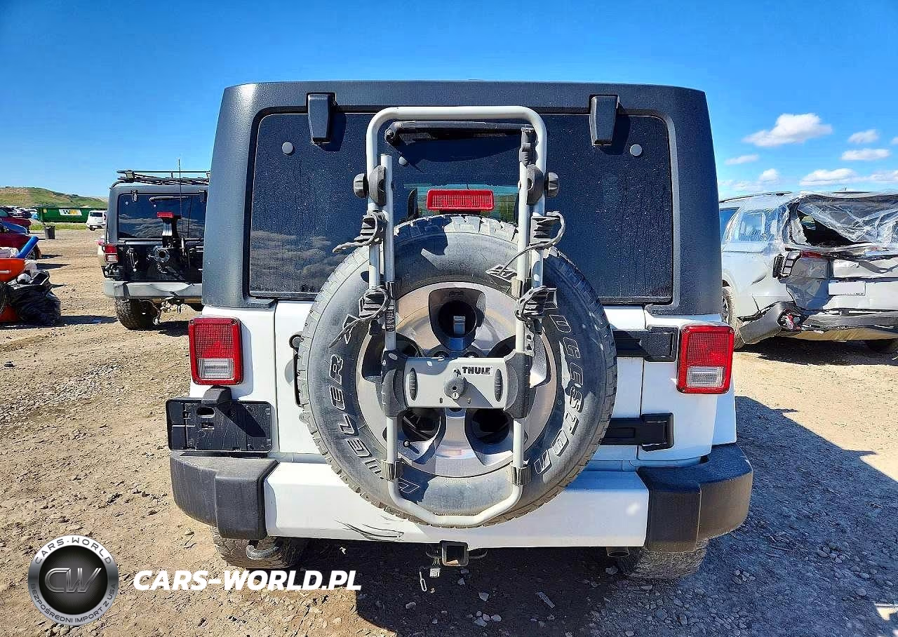 2016 Jeep Wrangler Unlimited Sahara VIN:1C4BJWEG2GL262108 - 6