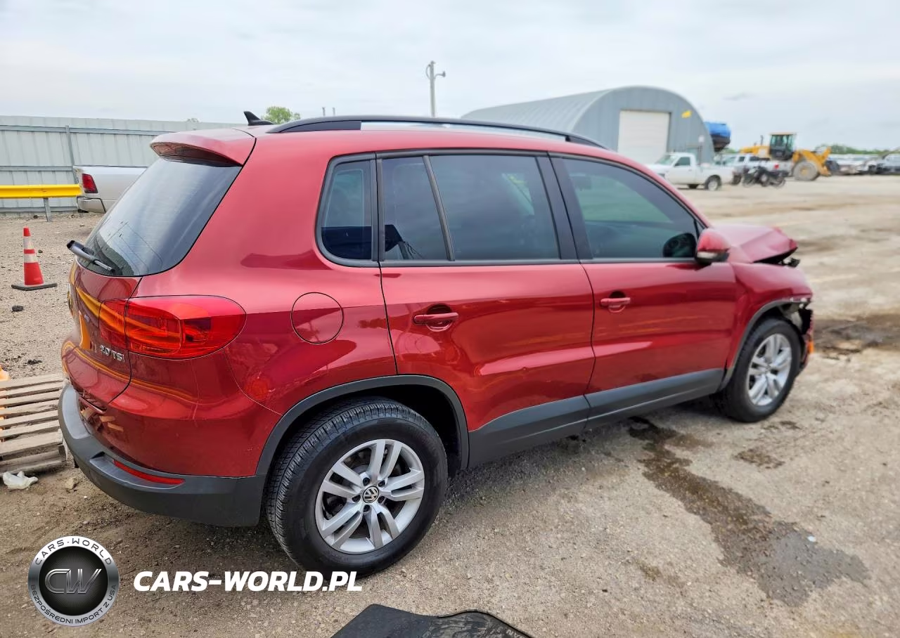 2015 Volkswagen Tiguan S VIN:WVGAV7AX7FW111334 - 3