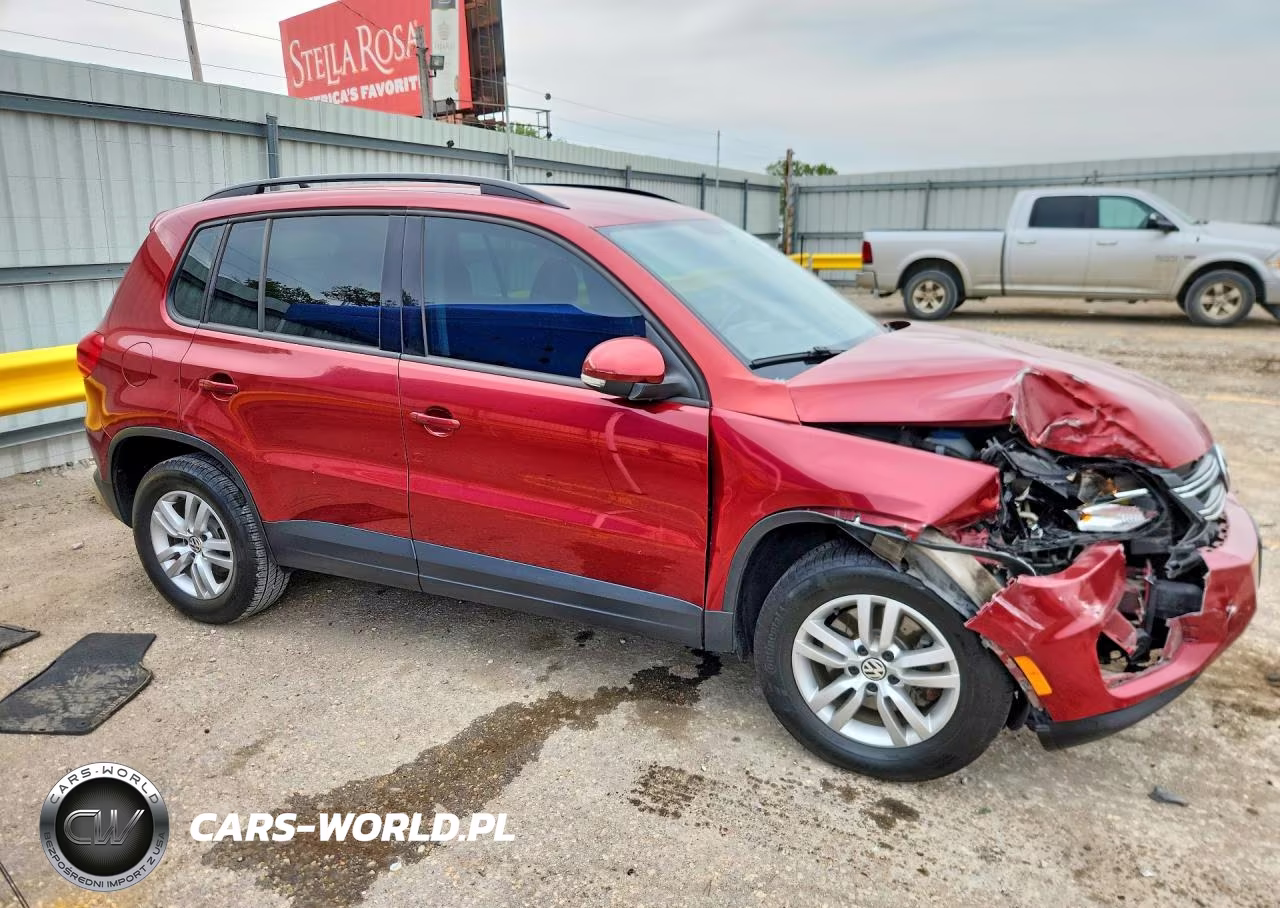 2015 Volkswagen Tiguan S VIN:WVGAV7AX7FW111334 - 4