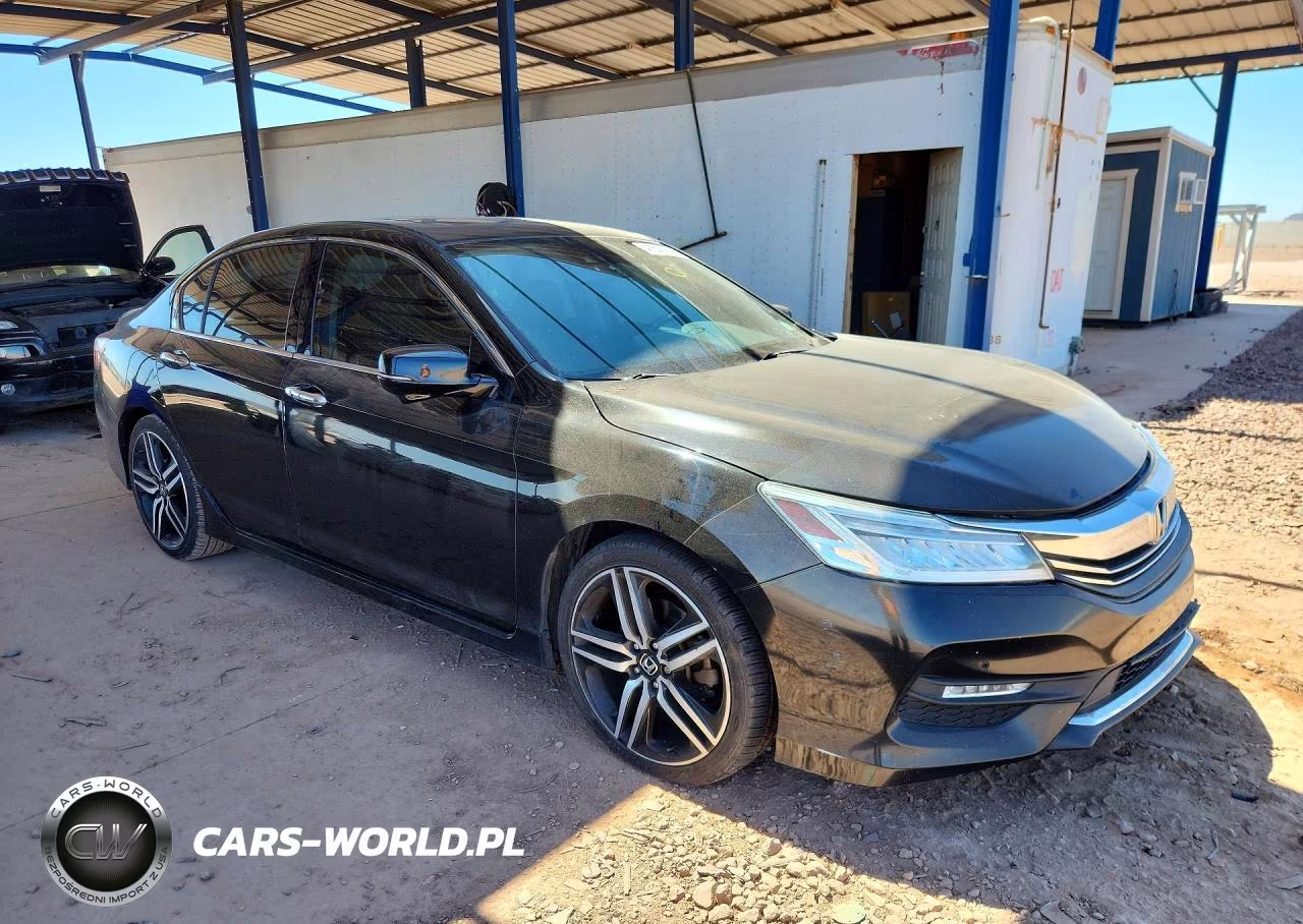 2016 Honda Accord Touring VIN:1HGCR3F90GA020216 - 4