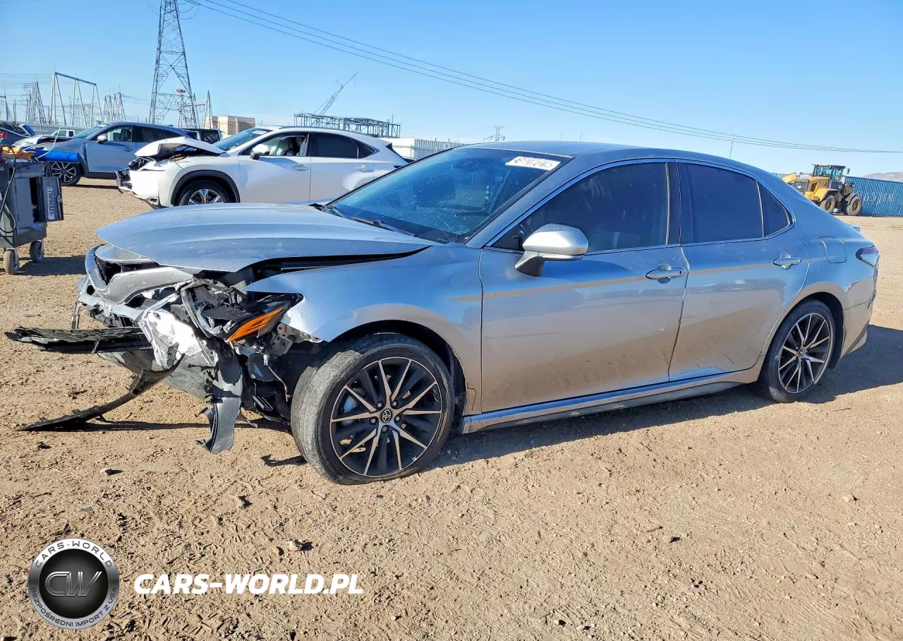 2022 Toyota Camry Hybrid Se