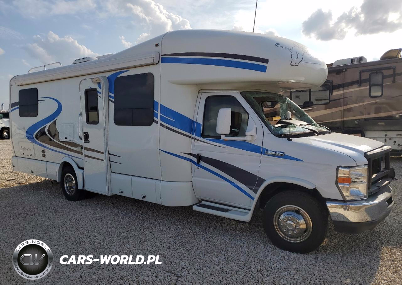 2013 Ford Econoline E450 Super Duty Cutaway Van