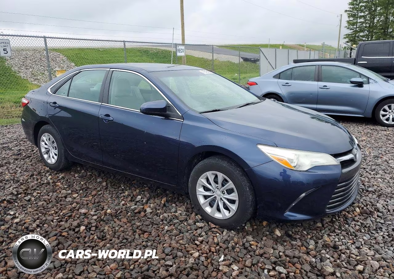 2015 Toyota Camry Le VIN:4T4BF1FK7FR484015 - 4