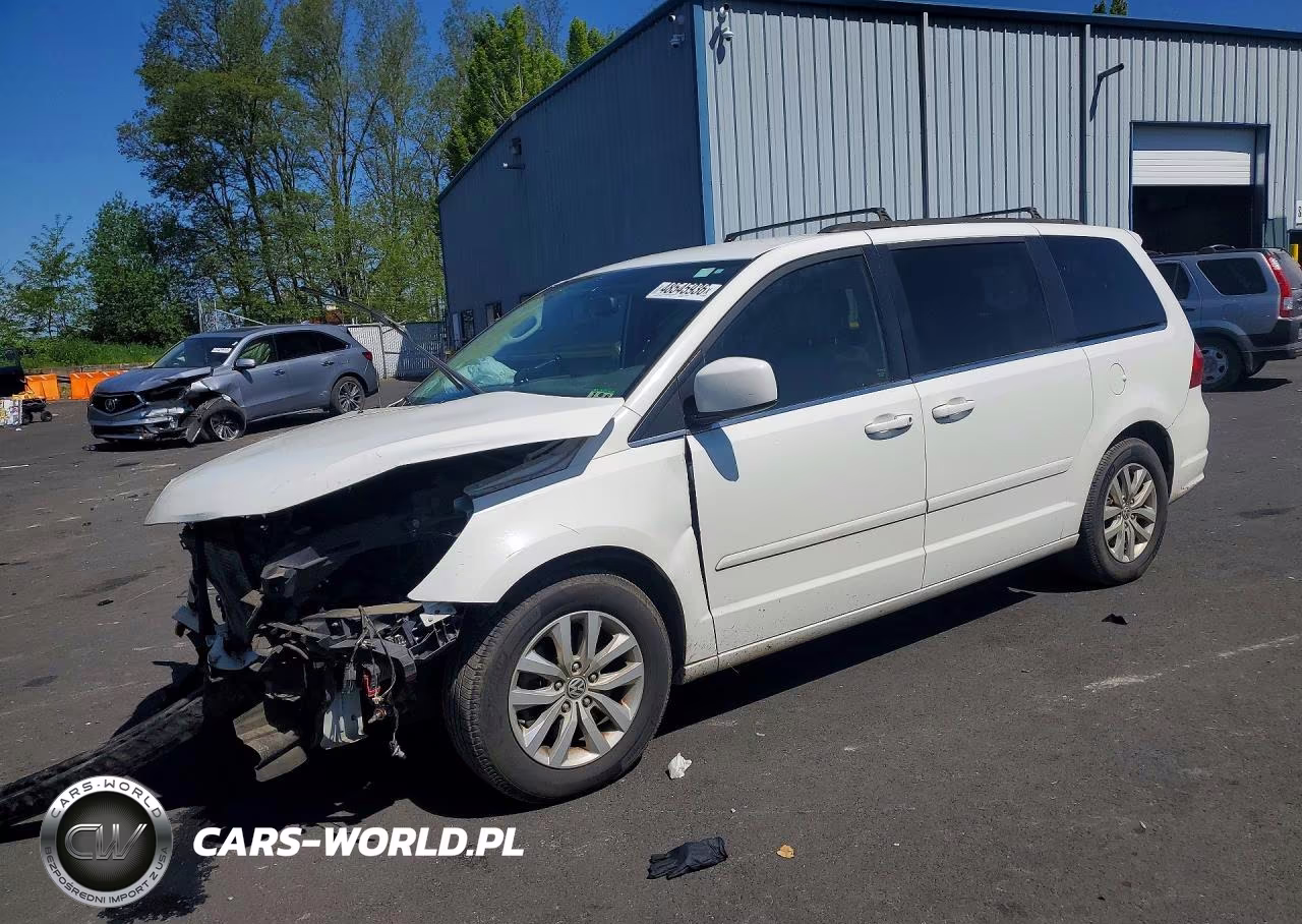 2012 Volkswagen Routan Se
