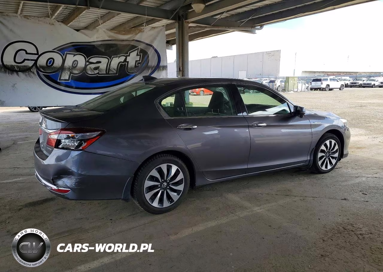 2017 Honda Accord VIN:JHMCR6F30HC016103 - 3