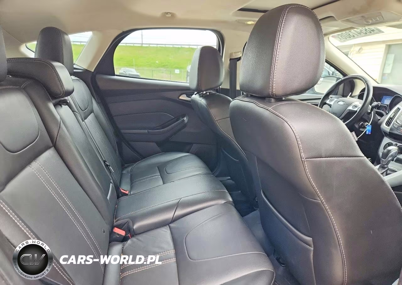 2014 Ford Focus Se VIN:1FADP3K26EL105893 - 10