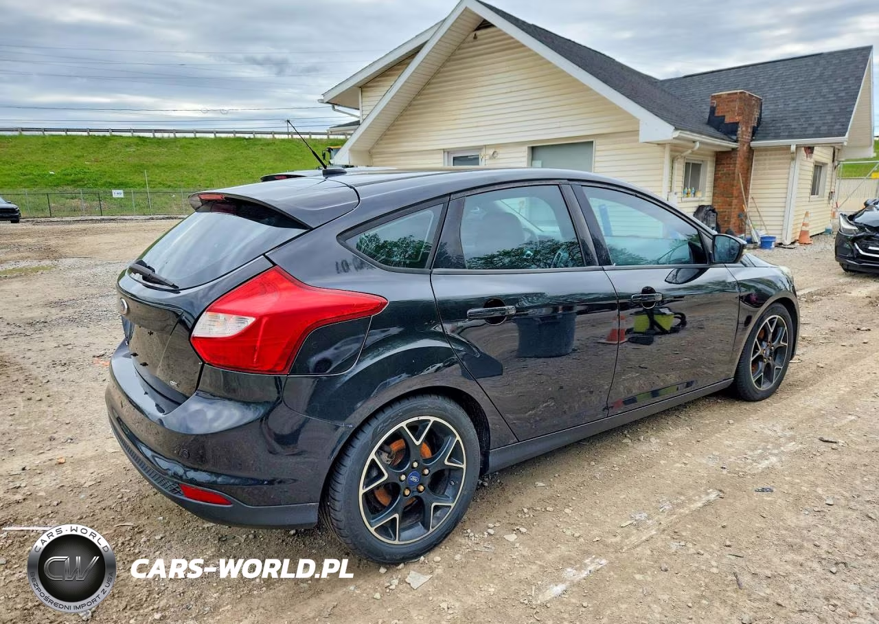 2014 Ford Focus Se VIN:1FADP3K26EL105893 - 3