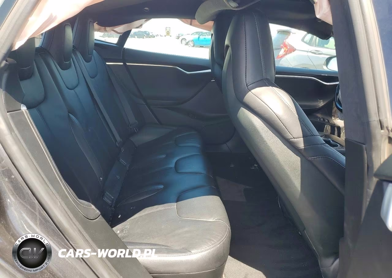 2015 Tesla Model S VIN:5YJSA1E11FF118811 - 10