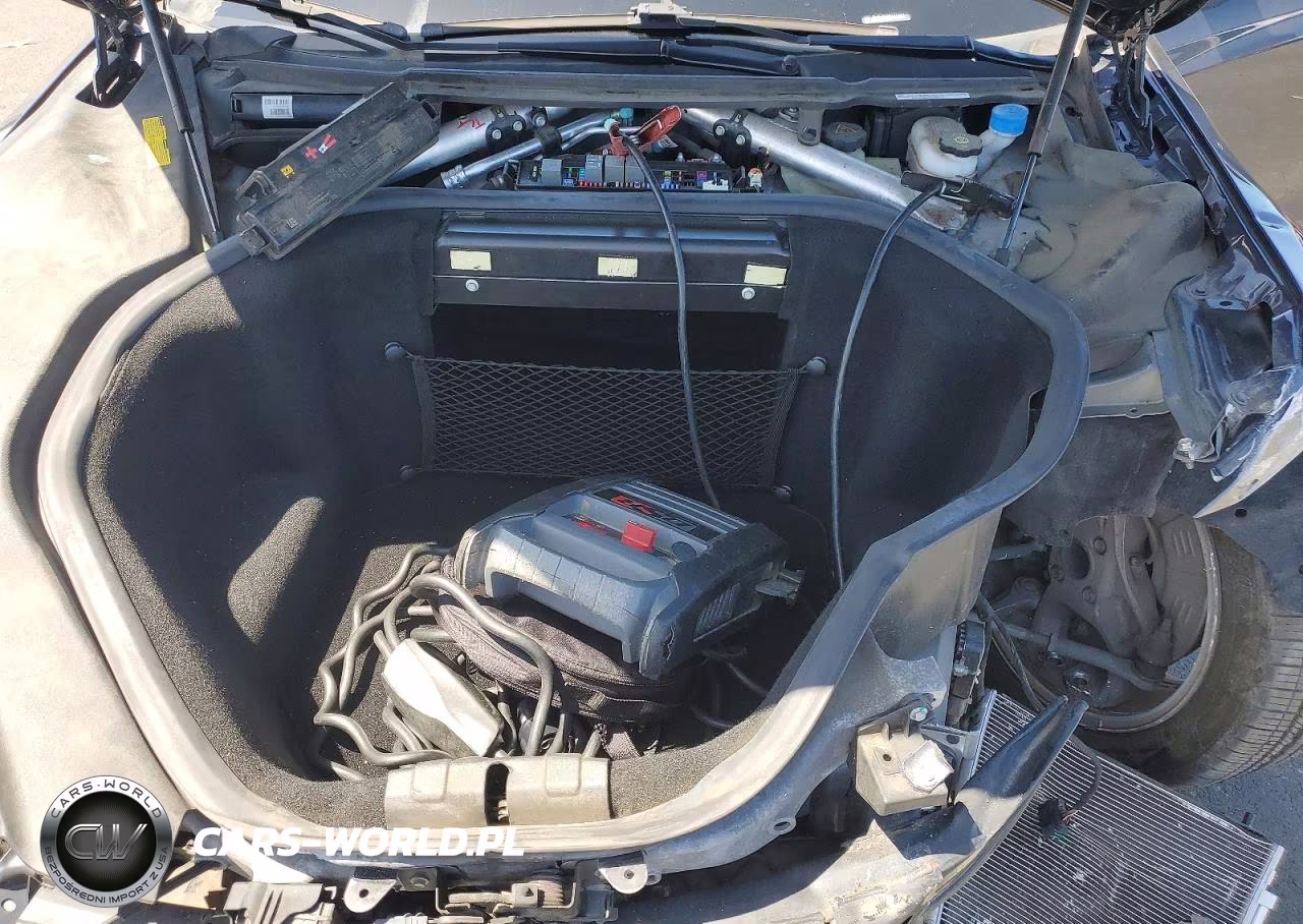 2015 Tesla Model S VIN:5YJSA1E11FF118811 - 11
