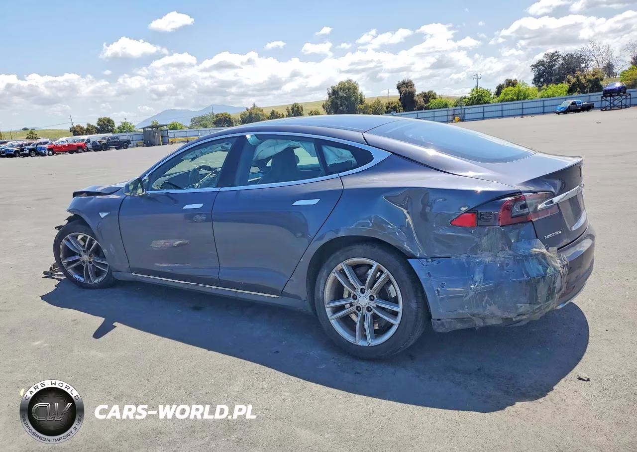 2015 Tesla Model S VIN:5YJSA1E11FF118811 - 2