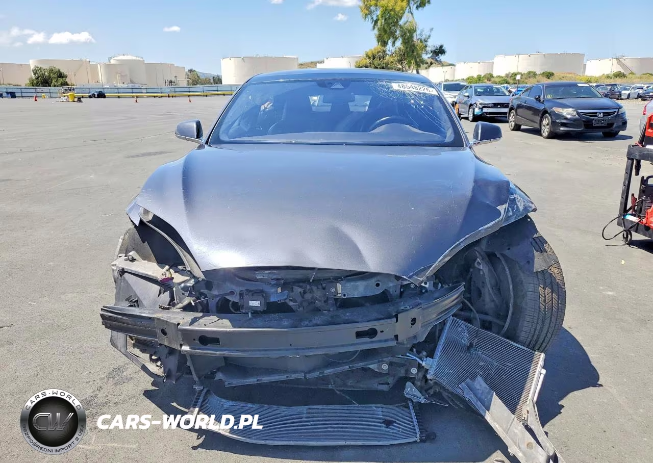 2015 Tesla Model S VIN:5YJSA1E11FF118811 - 5