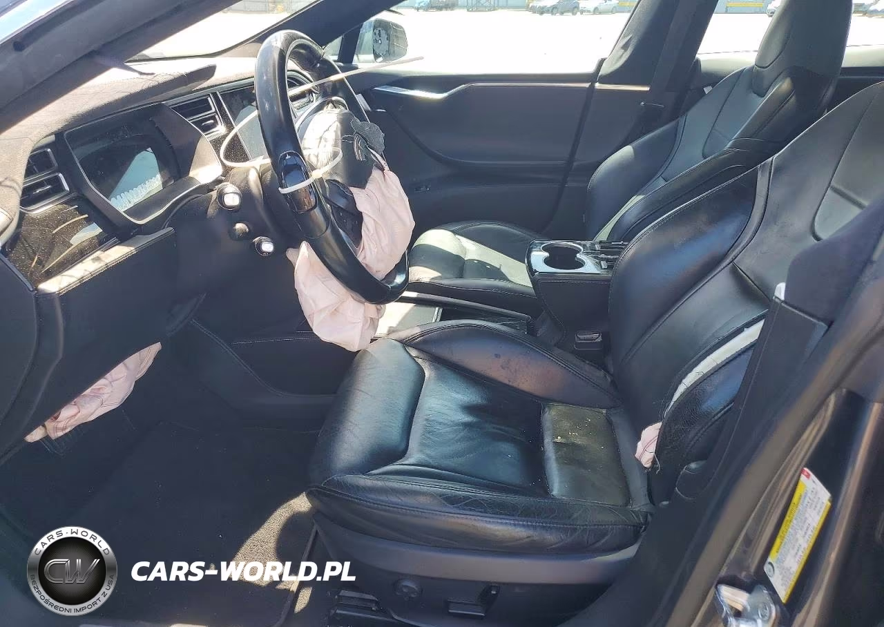 2015 Tesla Model S VIN:5YJSA1E11FF118811 - 7