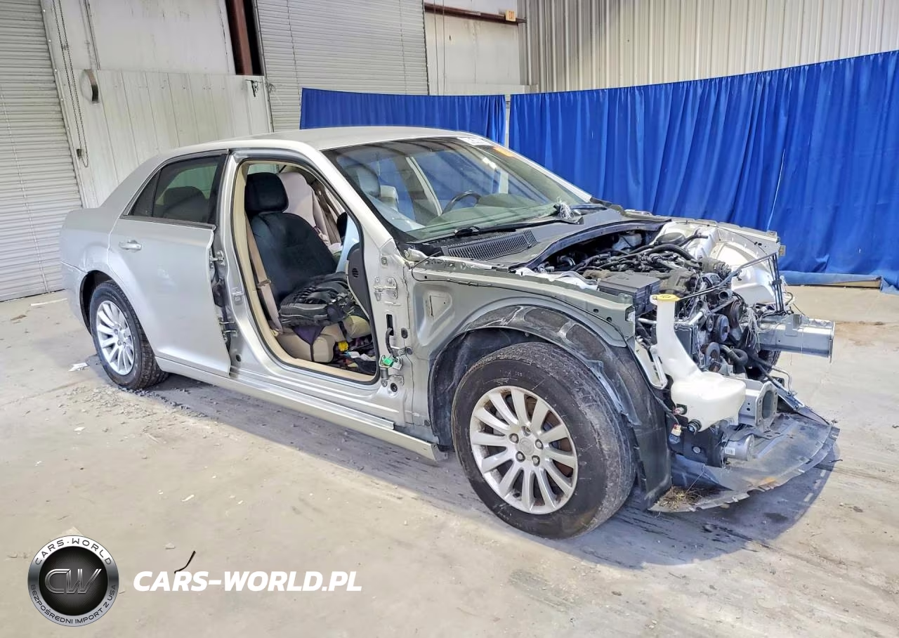 2012 Chrysler 300 VIN:2C3CCAAG1CH289268 - 4