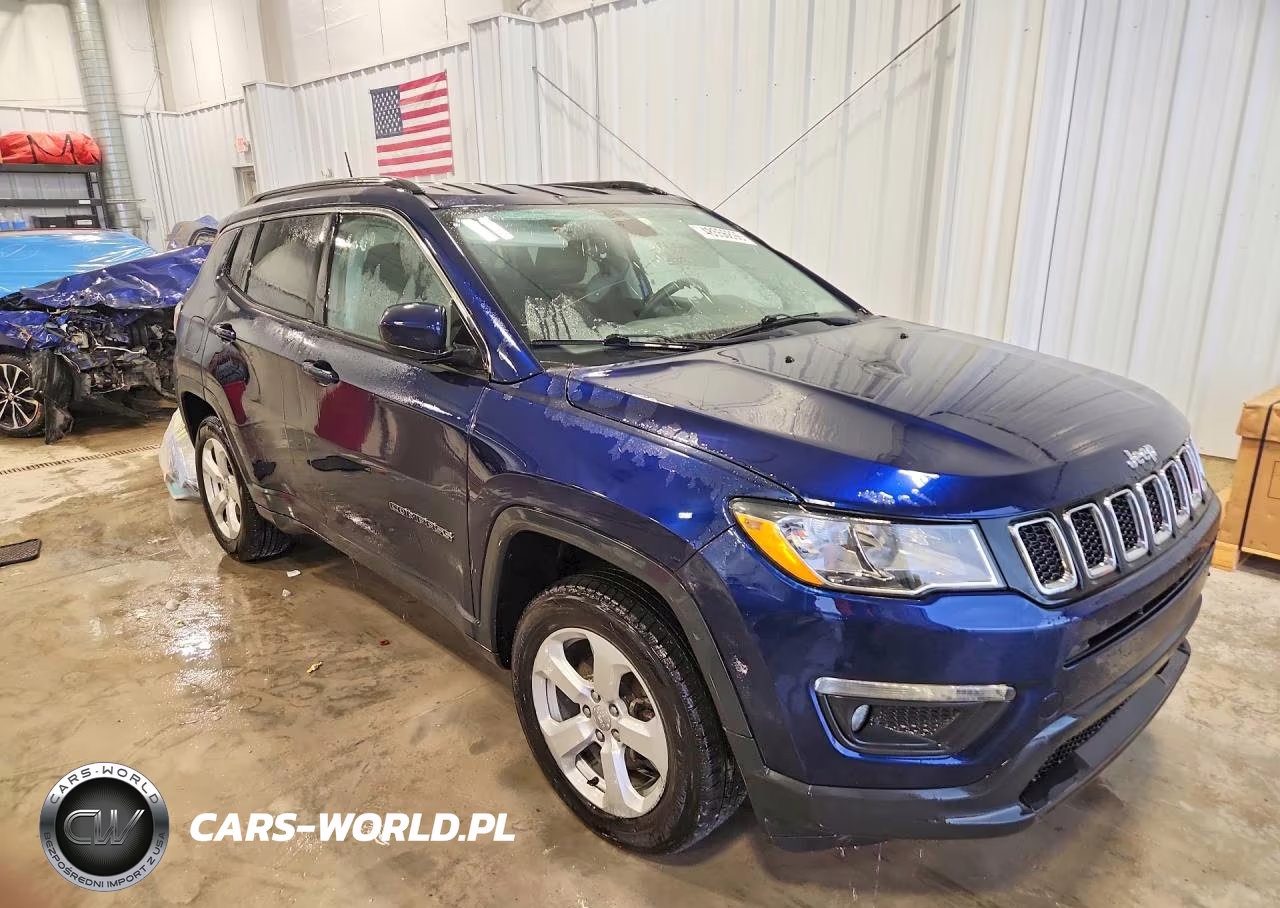 2018 Jeep Compass Latitude VIN:3C4NJDBB2JT342420 - 4