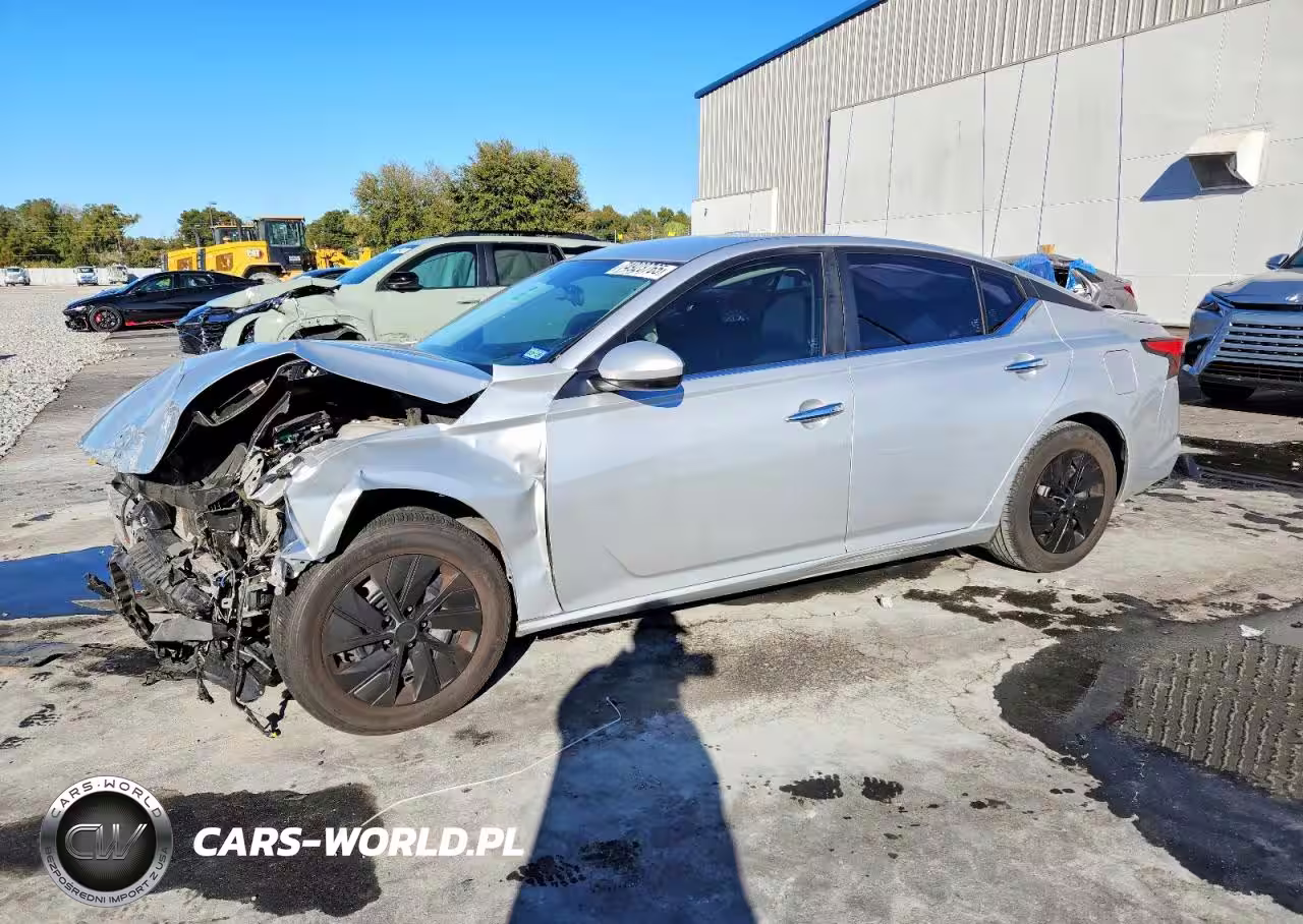 2020 Niss Altima 2.5 S