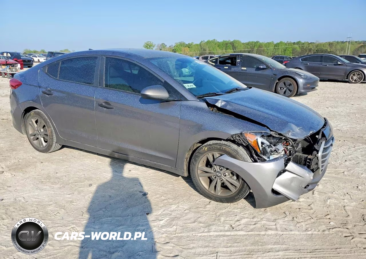2018 Hyundai Elantra Sel VIN:5NPD84LF5JH330982 - 4