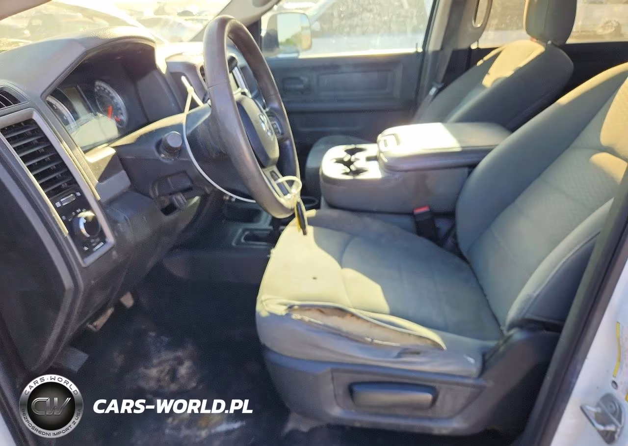 2018 Ram 2500 St VIN:3C6UR5HJ4JG327510 - 7