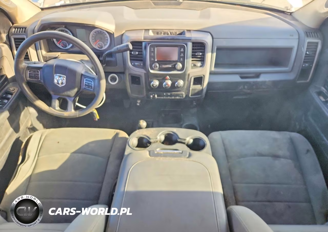 2018 Ram 2500 St VIN:3C6UR5HJ4JG327510 - 8