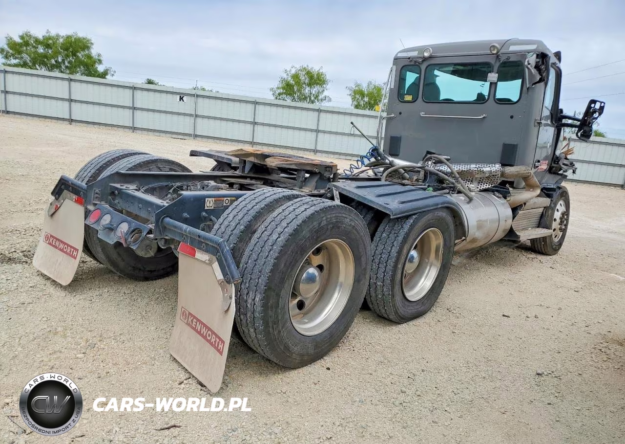 2025 Kenworth T880 Semi Truck VIN:1XKZDK9X4SJ163646 - 4