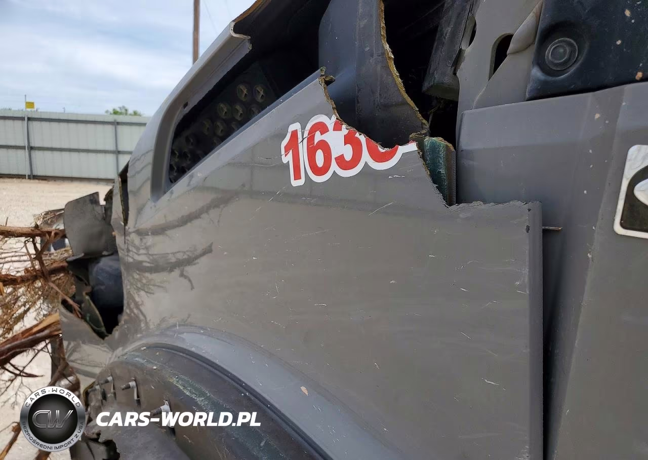 2025 Kenworth T880 Semi Truck VIN:1XKZDK9X4SJ163646 - 7