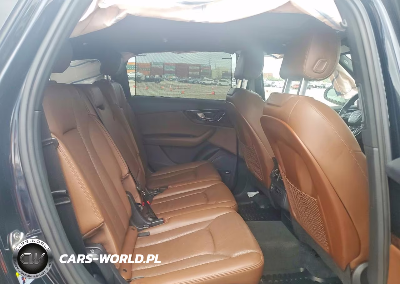 2017 Audi Q7 Premium Plus VIN:WA1LAAF78HD055573 - 11