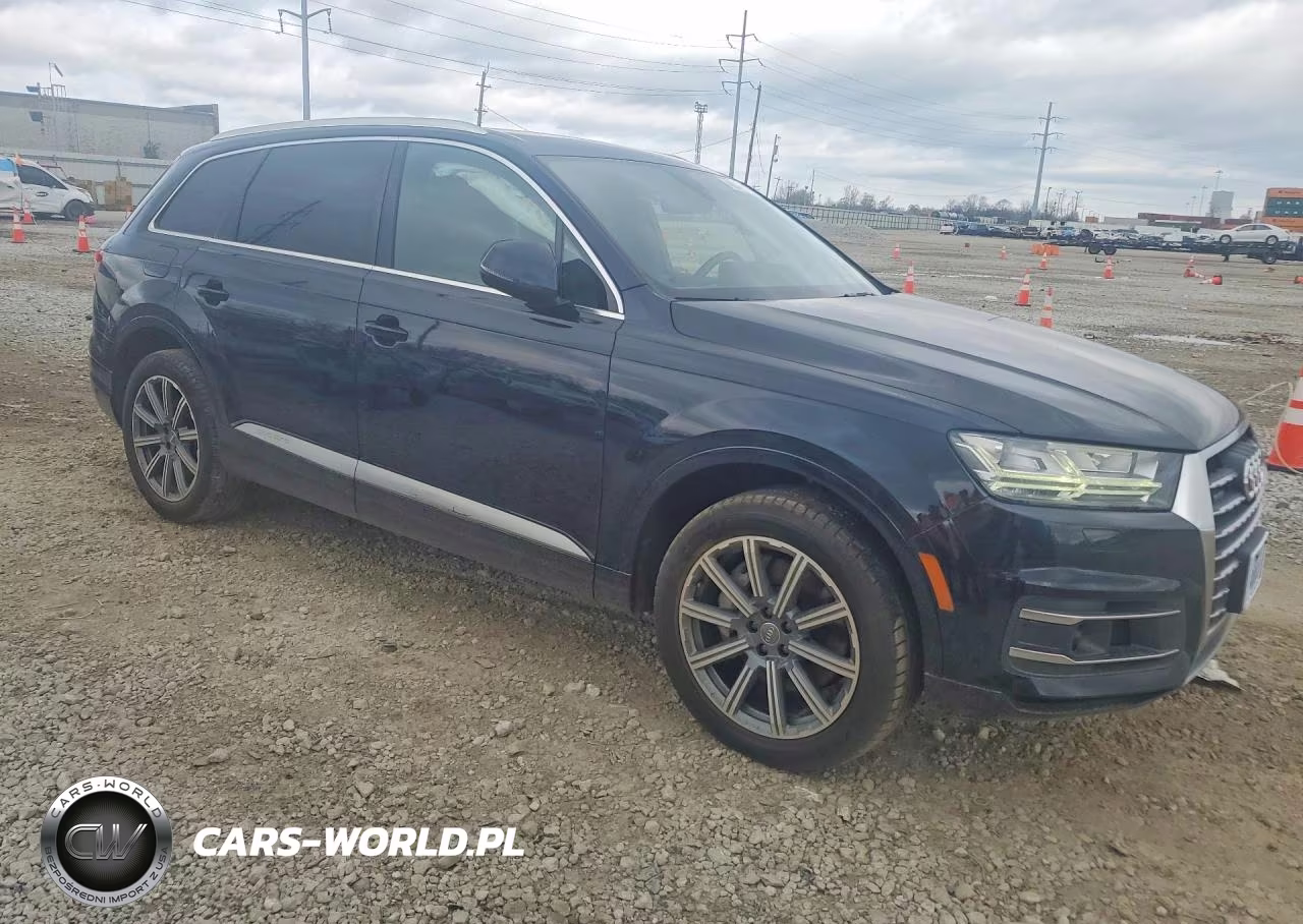 2017 Audi Q7 Premium Plus VIN:WA1LAAF78HD055573 - 4