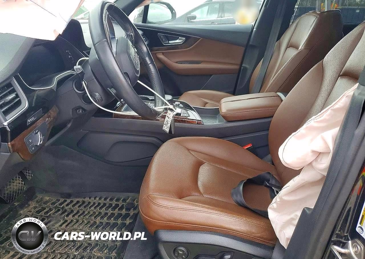 2017 Audi Q7 Premium Plus VIN:WA1LAAF78HD055573 - 7