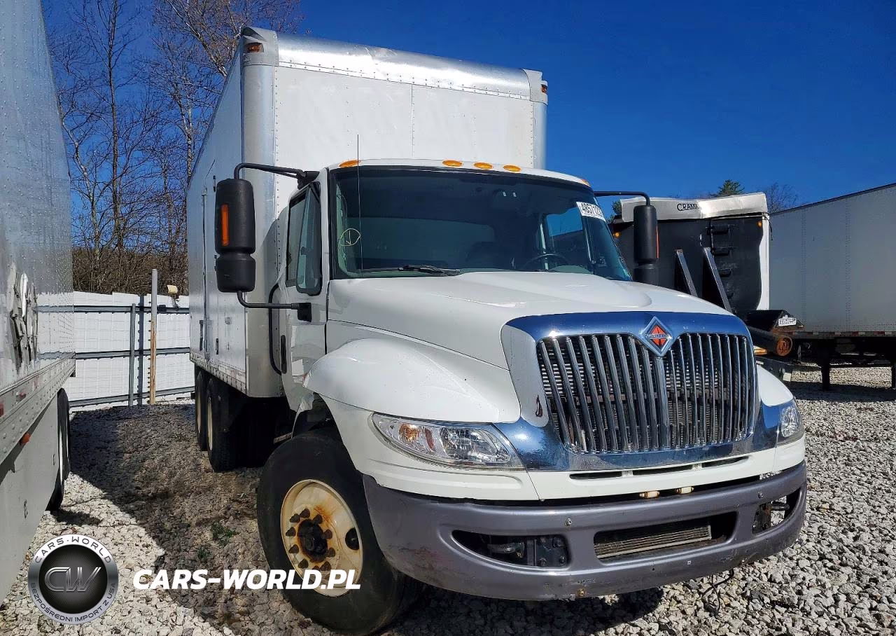 2019 International 4400 Box Truck