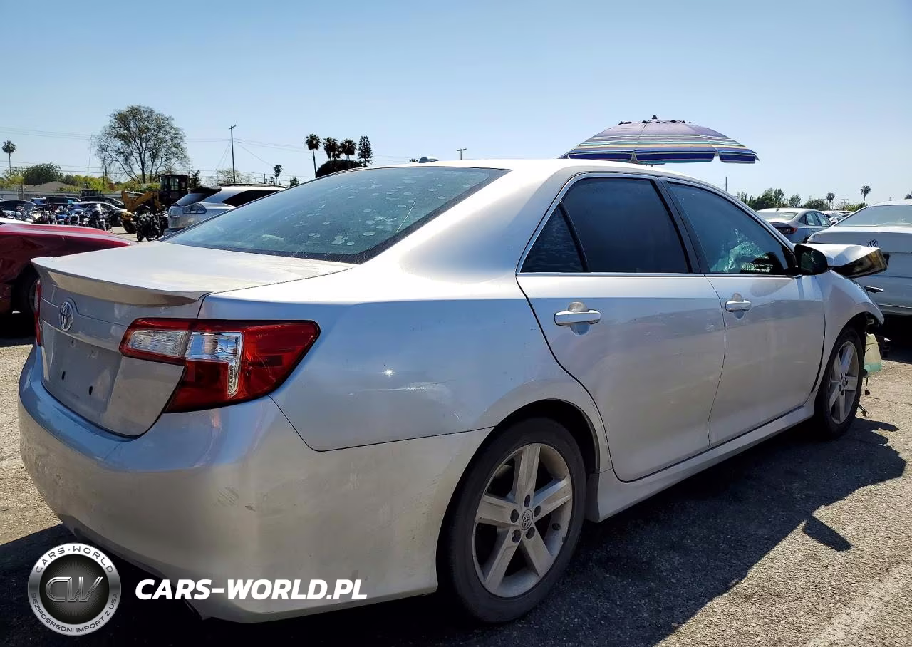2014 Toyota Camry Se VIN:4T1BF1FK6EU385002 - 3