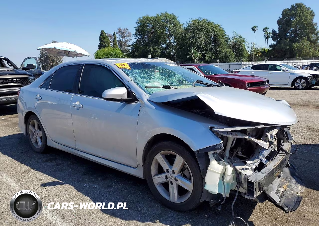 2014 Toyota Camry Se VIN:4T1BF1FK6EU385002 - 4
