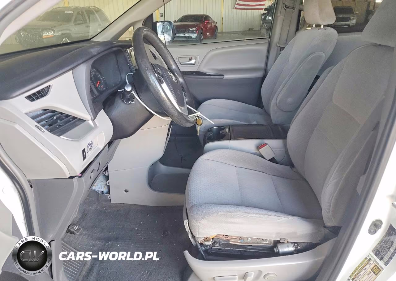 2015 Toyota Sienna VIN:5TDKK3DC8FS558483 - 7