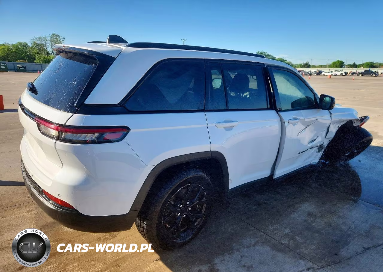 2024 Jeep Grand Cherokee Laredo VIN:1C4RJHAG9RC124553 - 3