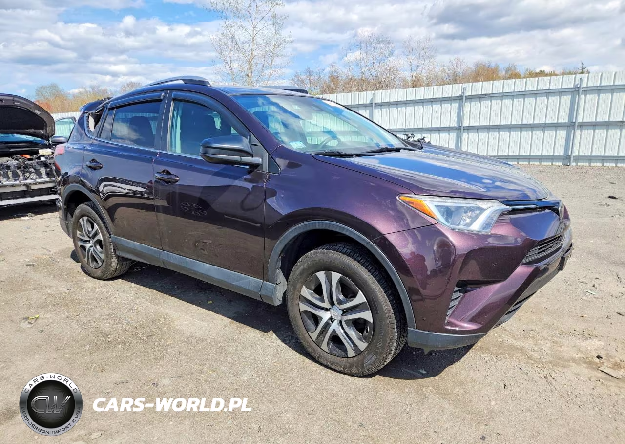 2018 Toyota Rav4 Le VIN:2T3BFREV0JW787142 - 4