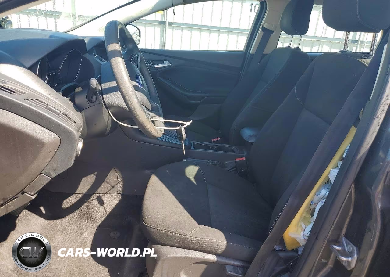2018 Ford Focus Se VIN:1FADP3K21JL267036 - 7