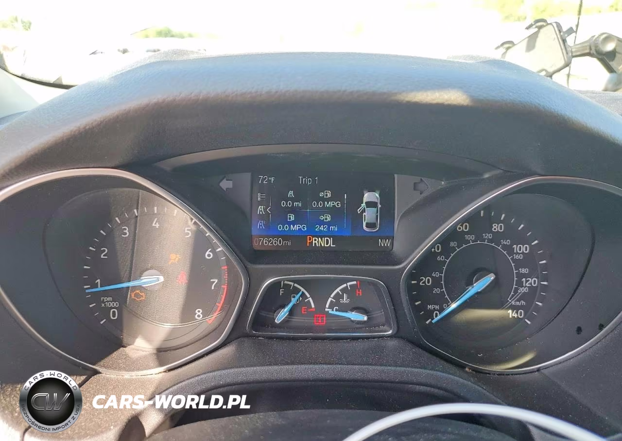 2018 Ford Focus Se VIN:1FADP3K21JL267036 - 9